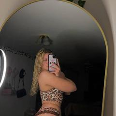 
                        Mina
                     is Female Escorts. | Calgary | Alberta | Canada | canadapleasure.com 