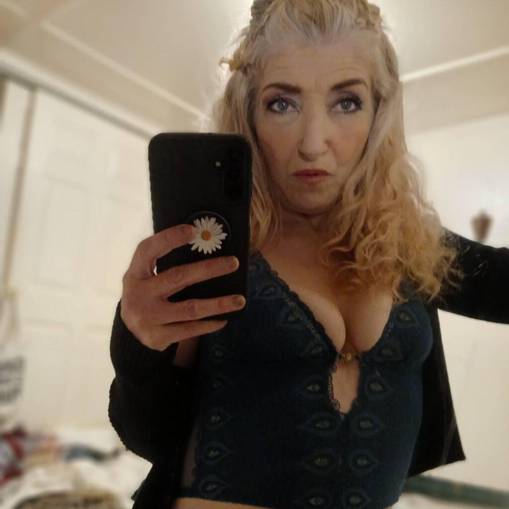 
                        Sindee Jay⁹i
                     is Female Escorts. | Moncton | New Brunswick | Canada | canadapleasure.com 