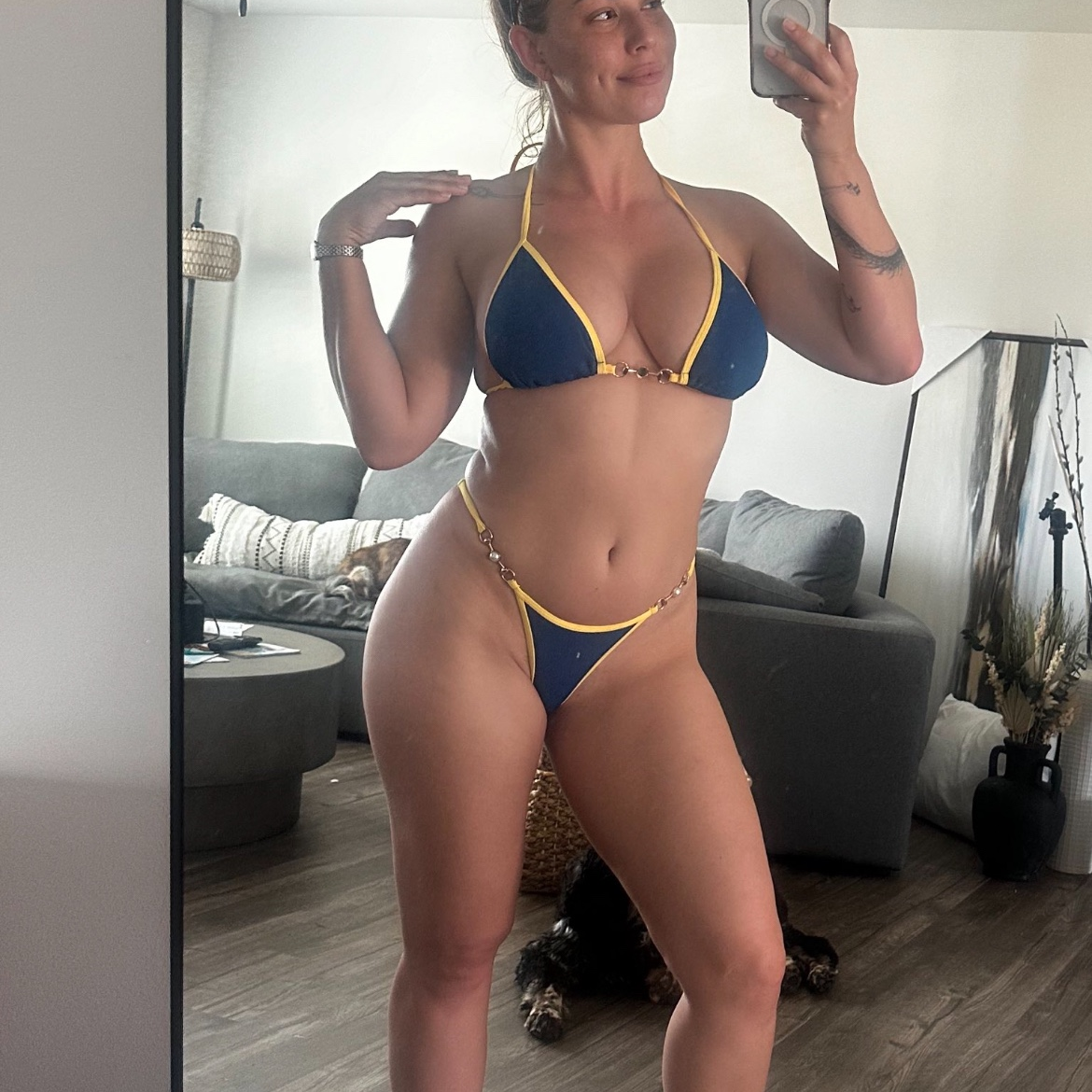 Sophia is Female Escorts. | Edmonton | Alberta | Canada | canadapleasure.com 