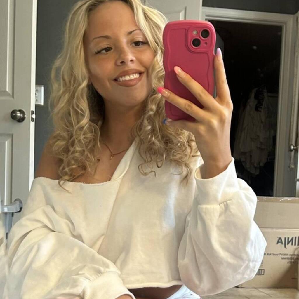 
                        Bianca
                     is Female Escorts. | Chatham | Ontario | Canada | canadapleasure.com 