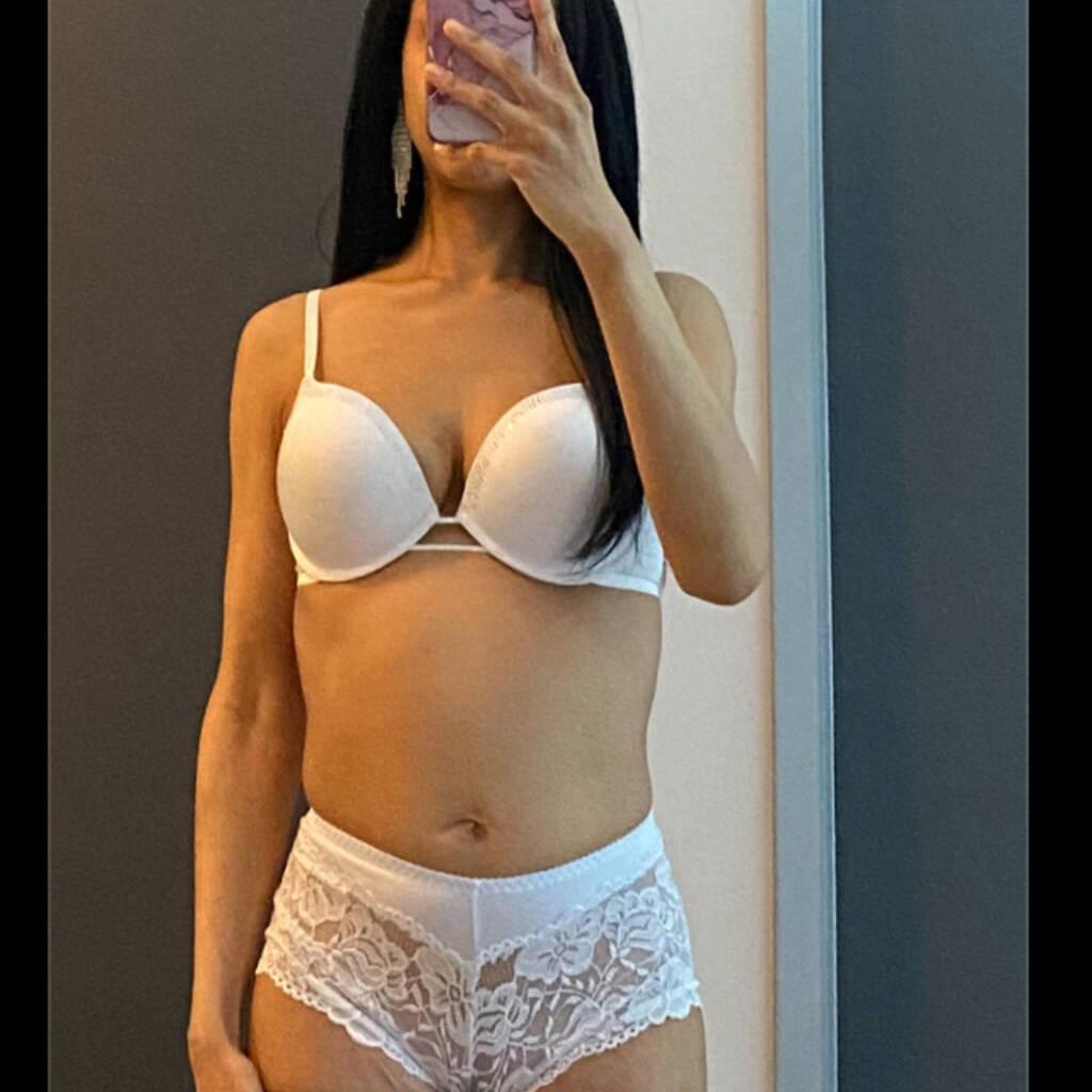 
                        Monica
                     is Female Escorts. | Kitchener | Ontario | Canada | canadapleasure.com 