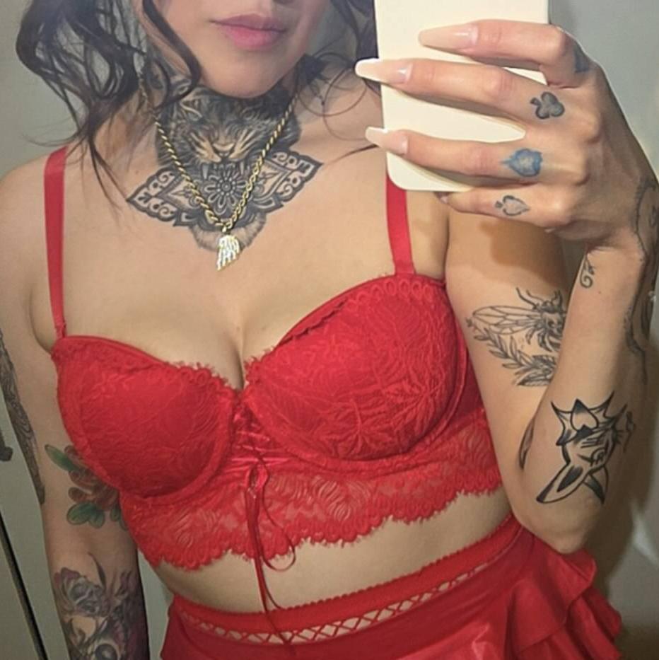 
                        Eve
                     is Female Escorts. | Edmonton | Alberta | Canada | canadapleasure.com 