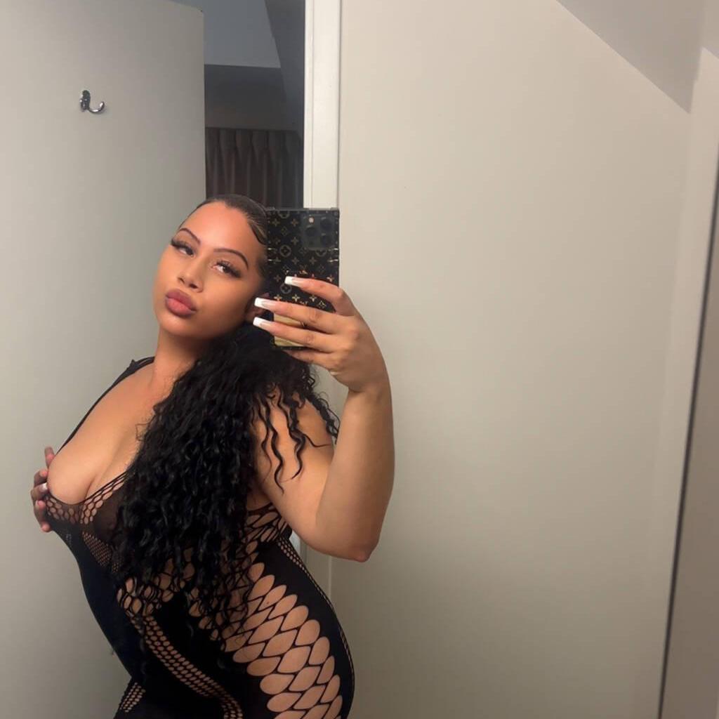 
                        Shania 647.916.1869
                     is Female Escorts. | Toronto | Ontario | Canada | canadapleasure.com 