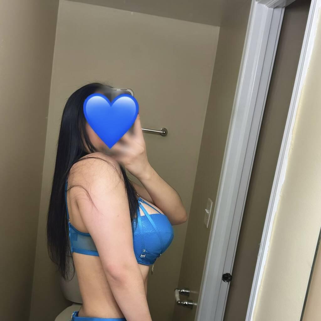 
                        Zoey
                     is Female Escorts. | Vancouver | British Columbia | Canada | canadapleasure.com 