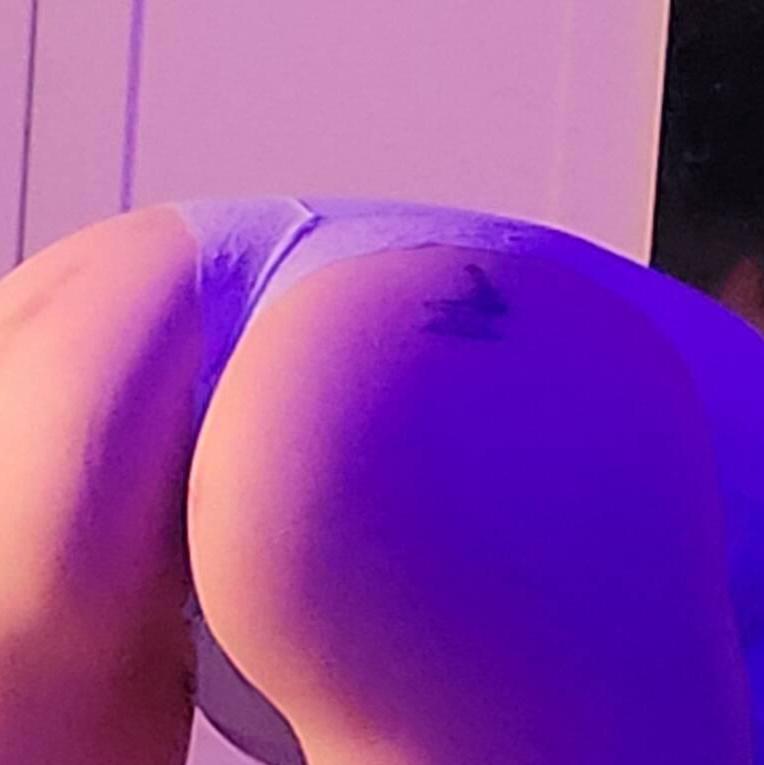 
                        Jennifer
                     is Female Escorts. | Grande Prairie | Alberta | Canada | canadapleasure.com 