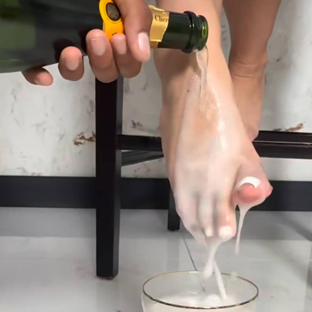 
                        Jacky
                     is Female Escorts. | Montreal | Quebec | Canada | canadapleasure.com 