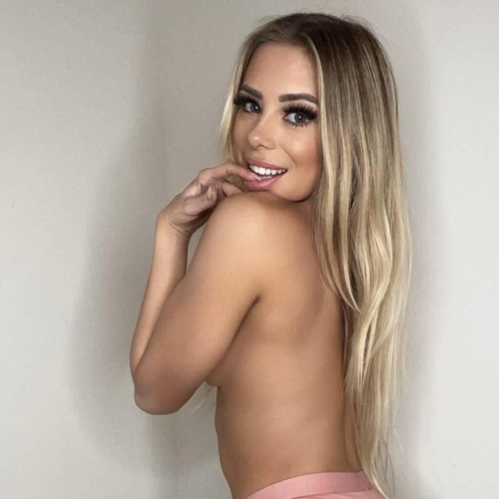 
                        Nikki
                     is Female Escorts. | Calgary | Alberta | Canada | canadapleasure.com 