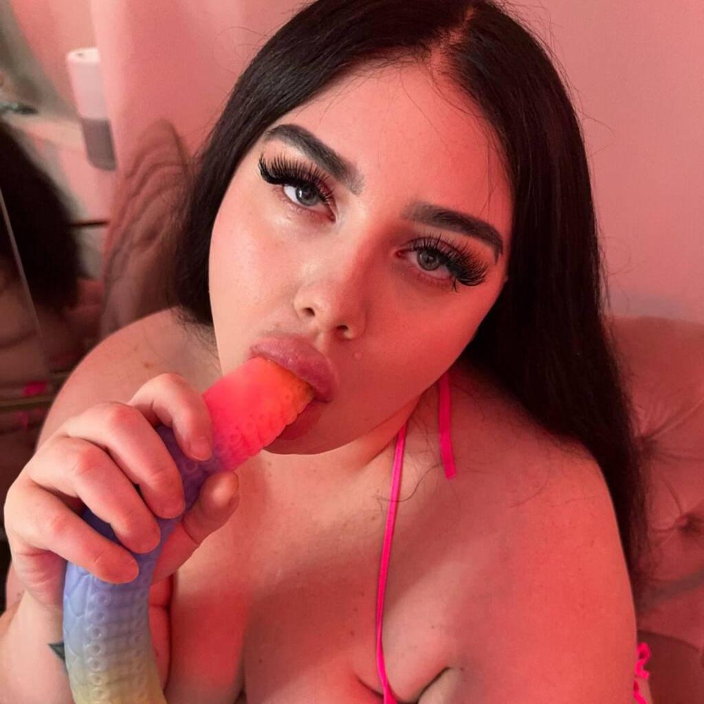 
                        Bella sarah
                     is Female Escorts. | Montreal | Quebec | Canada | canadapleasure.com 