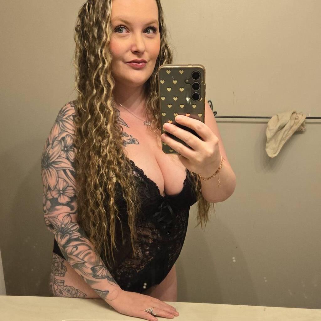 
                        marie
                     is Female Escorts. | Calgary | Alberta | Canada | canadapleasure.com 