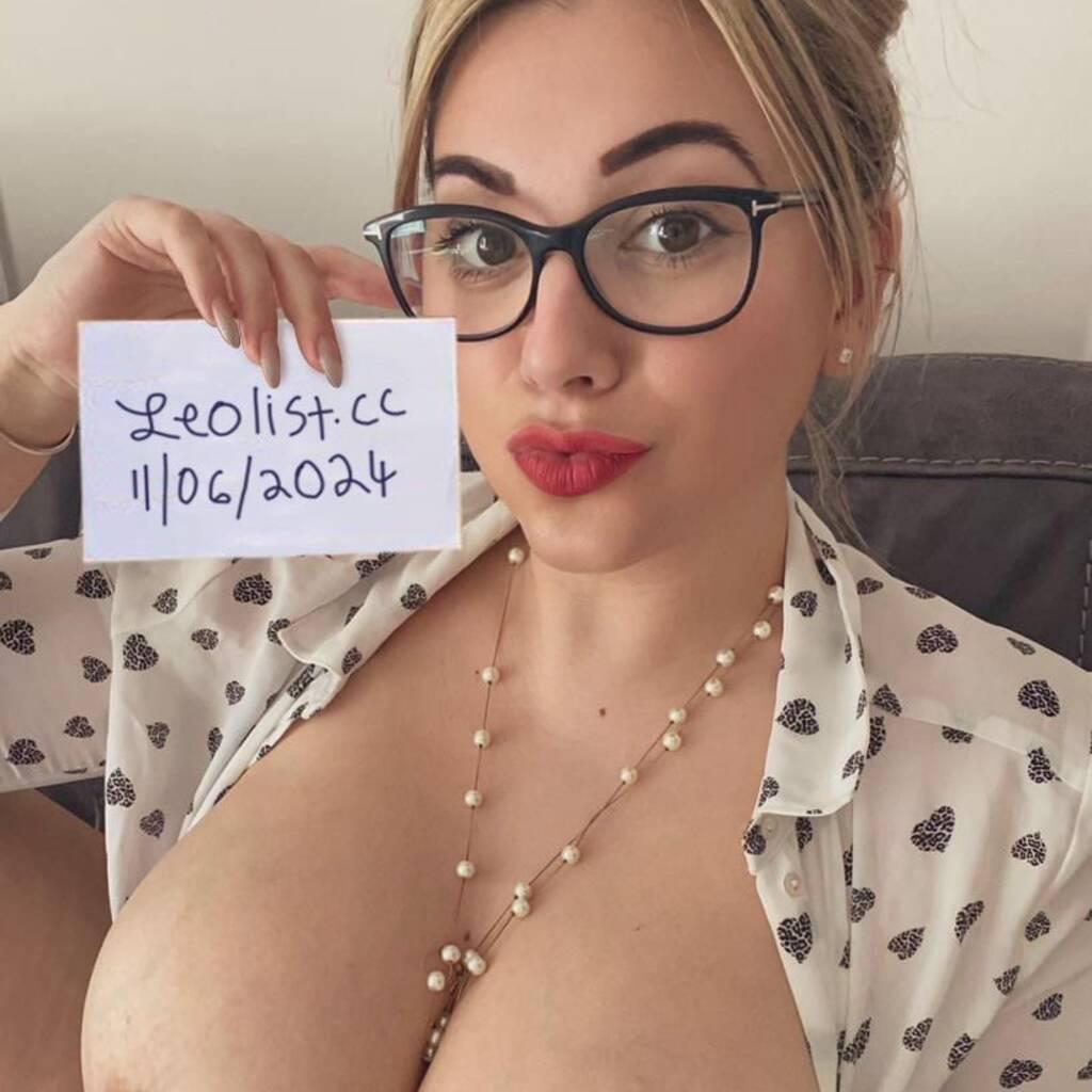 
                        QUEEN
                     is Female Escorts. | Calgary | Alberta | Canada | canadapleasure.com 