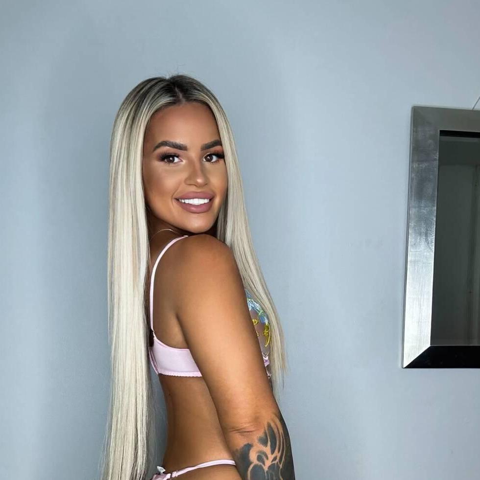 
                        camille
                     is Female Escorts. | Sherbrooke | Quebec | Canada | canadapleasure.com 