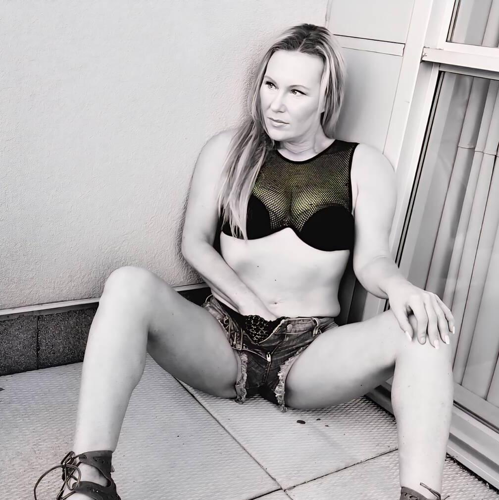 
                        Ms.Mia-YYCs Classy Choice
                     is Female Escorts. | Calgary | Alberta | Canada | canadapleasure.com 