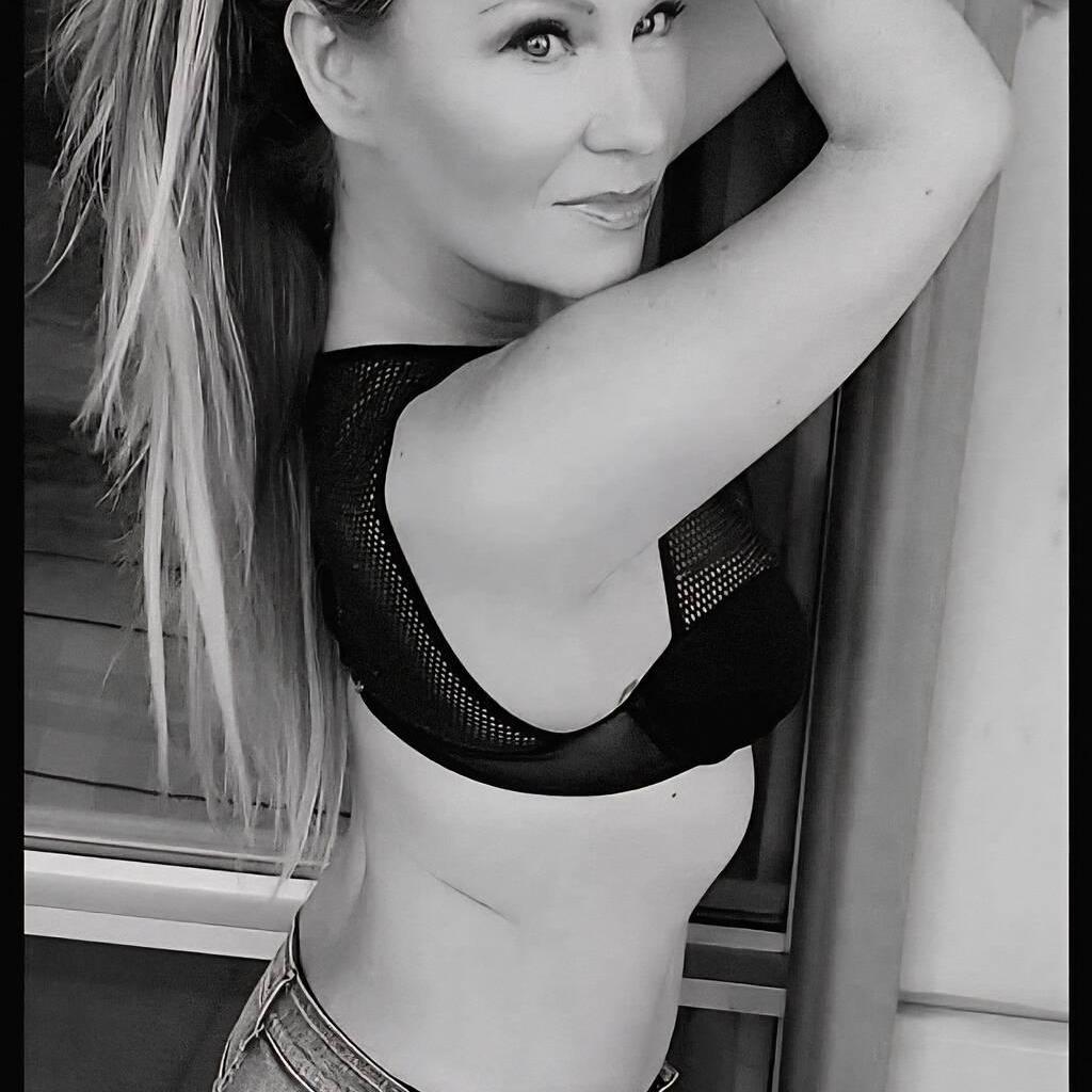 
                        Ms.Mia-YYCs Classy Choice
                     is Female Escorts. | Calgary | Alberta | Canada | canadapleasure.com 