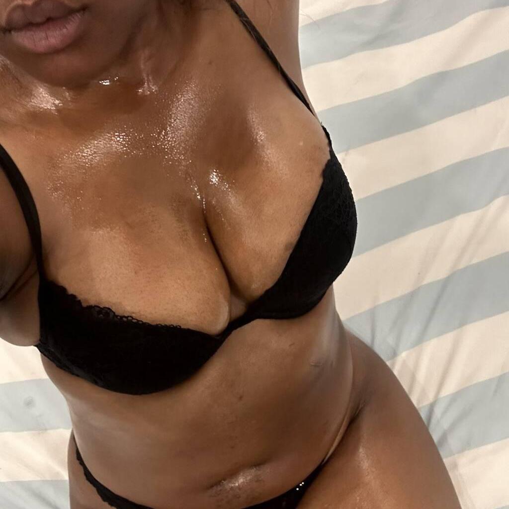 
                        Melina
                     is Female Escorts. | Quebec City | Quebec | Canada | canadapleasure.com 