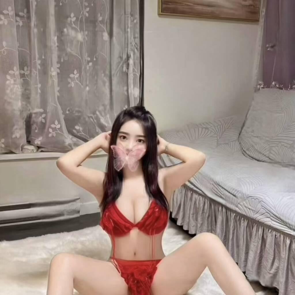 
                        Luna
                     is Female Escorts. | Quebec City | Quebec | Canada | canadapleasure.com 