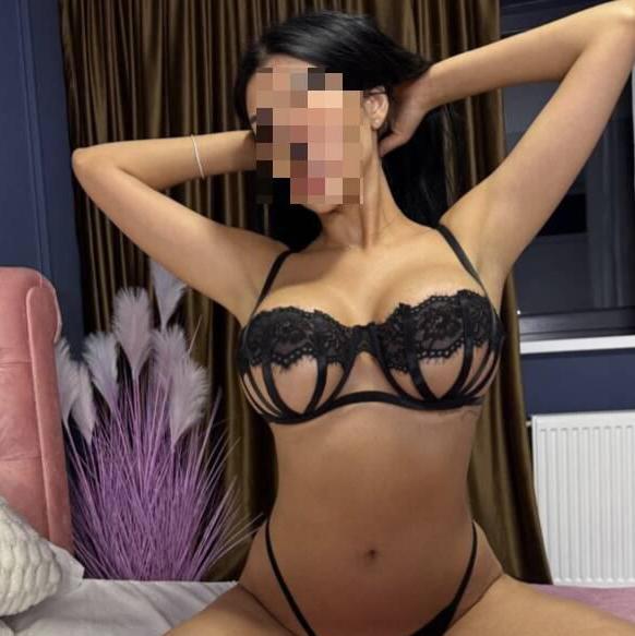 
                        Sarah
                     is Female Escorts. | Quebec City | Quebec | Canada | canadapleasure.com 