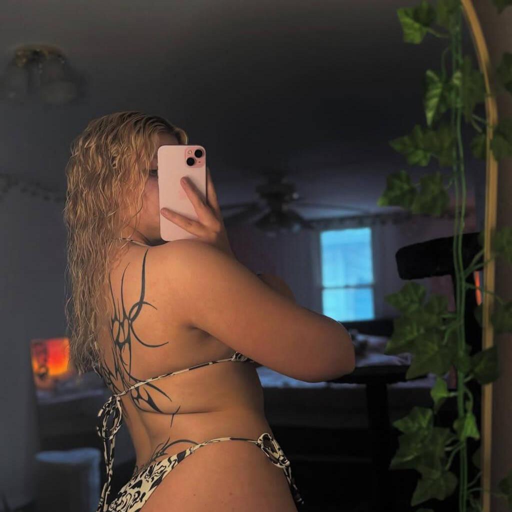 
                        Sierra
                     is Female Escorts. | Edmonton | Alberta | Canada | canadapleasure.com 