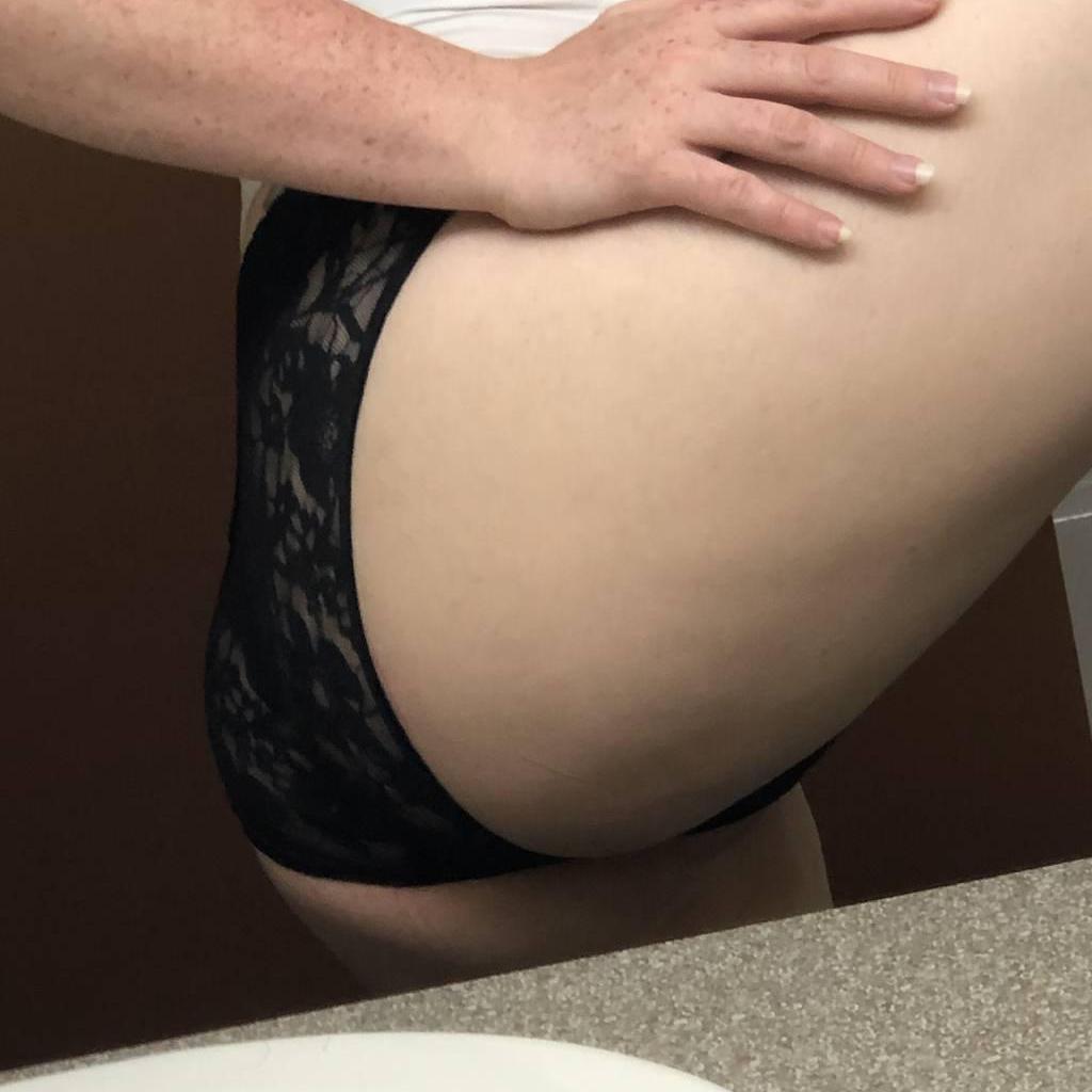 
                        Molly
                     is Female Escorts. | Hamilton | Ontario | Canada | canadapleasure.com 