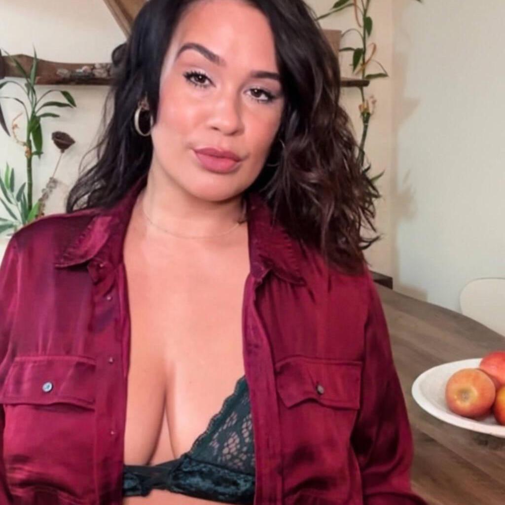 
                        Lyrah-Maxton
                     is Female Escorts. | Sunshine Coast | British Columbia | Canada | canadapleasure.com 