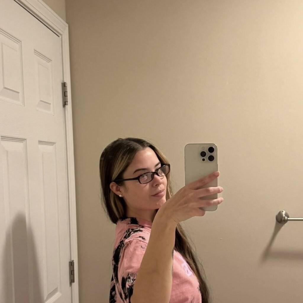 
                        Sara
                     is Female Escorts. | Calgary | Alberta | Canada | canadapleasure.com 