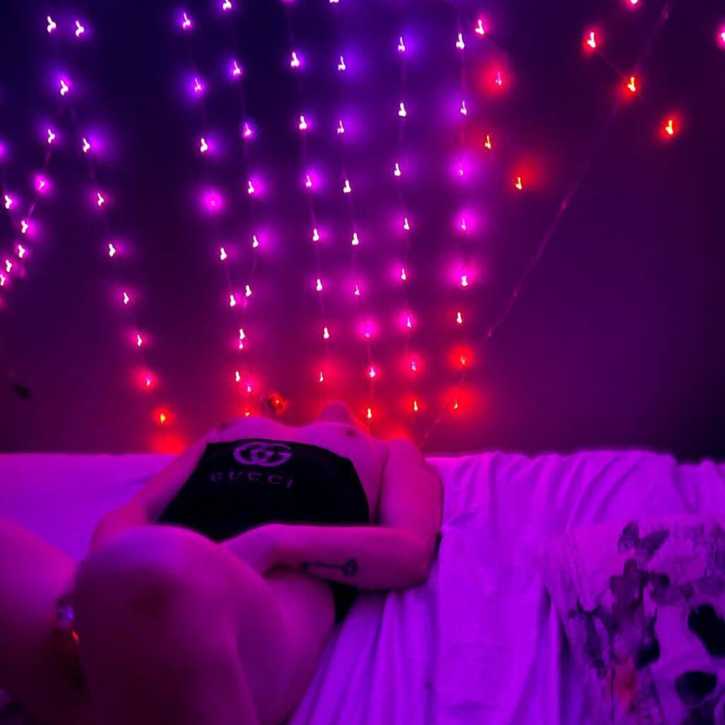 
                        Taylor
                     is Female Escorts. | Calgary | Alberta | Canada | canadapleasure.com 