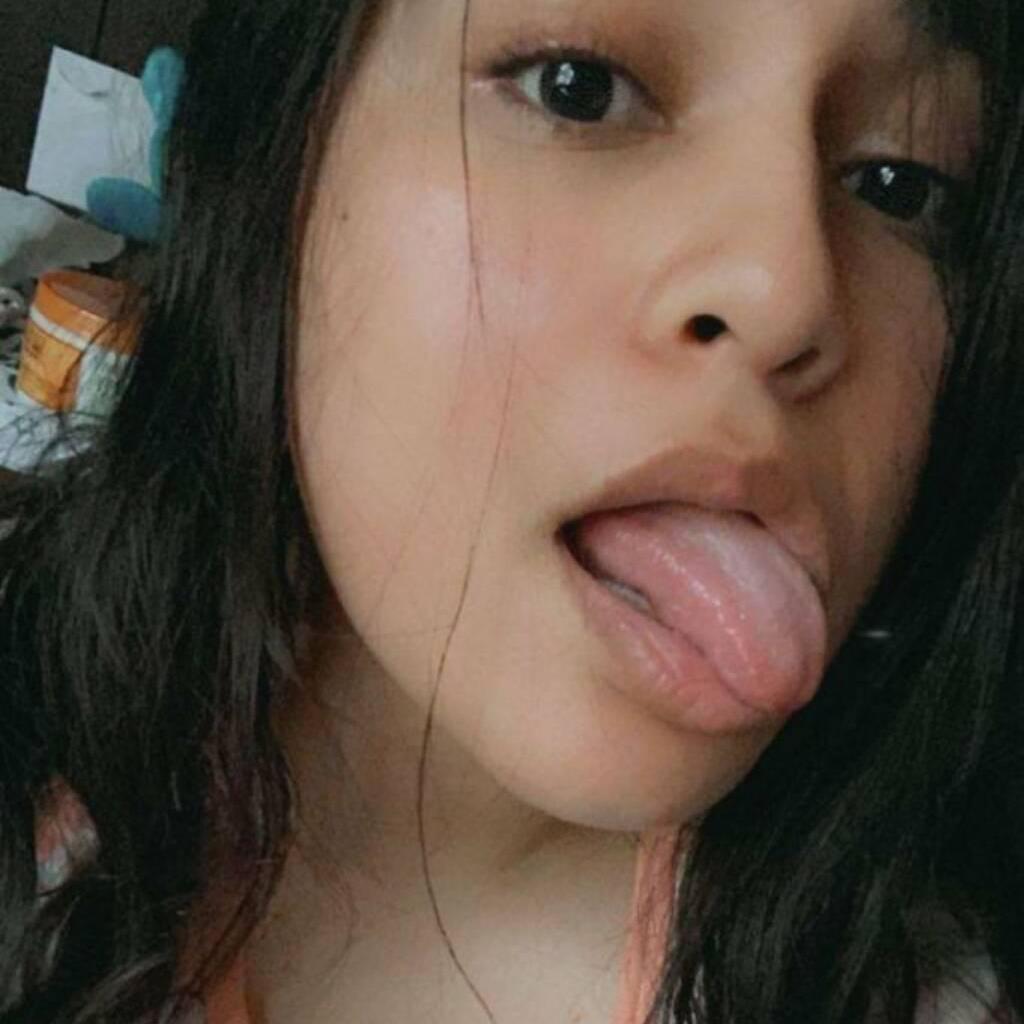 
                        Simmi
                     is Female Escorts. | windsor | Ontario | Canada | canadapleasure.com 