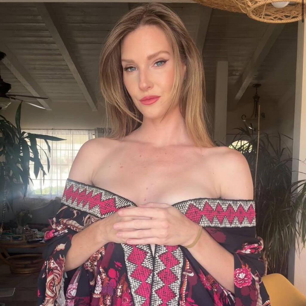 
                        Ginger
                     is Female Escorts. | Kamloops | British Columbia | Canada | canadapleasure.com 