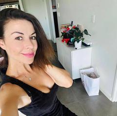 
                        Julia
                     is Female Escorts. | windsor | Ontario | Canada | canadapleasure.com 