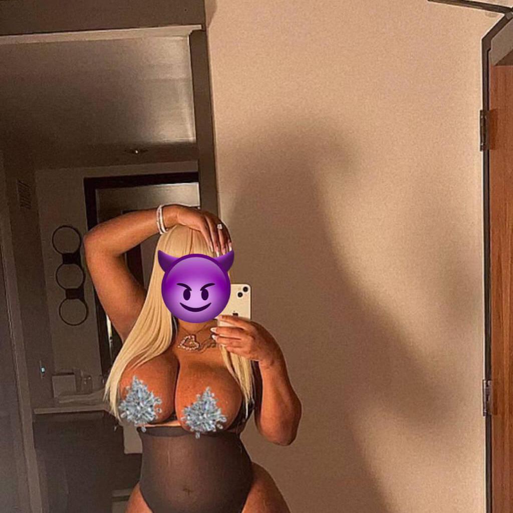 
                        Adrianna
                     is Female Escorts. | Trois Rivieres | Quebec | Canada | canadapleasure.com 