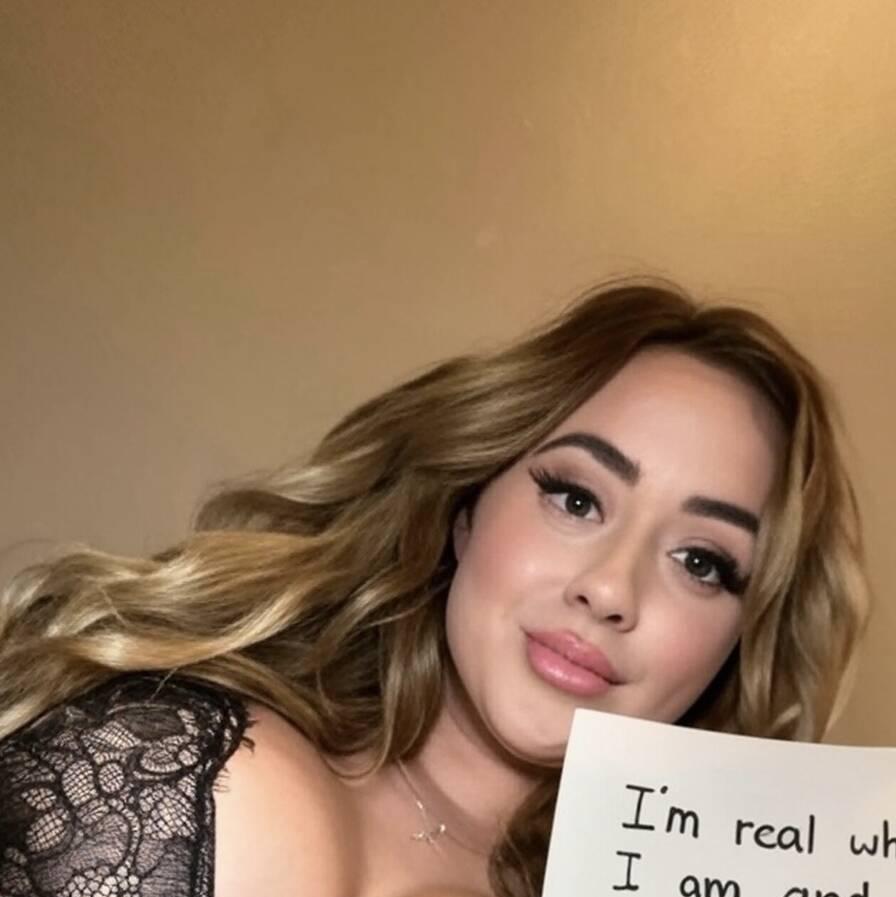 
                        Veronica Smith
                     is Female Escorts. | Yukon | Yukon | Canada | canadapleasure.com 