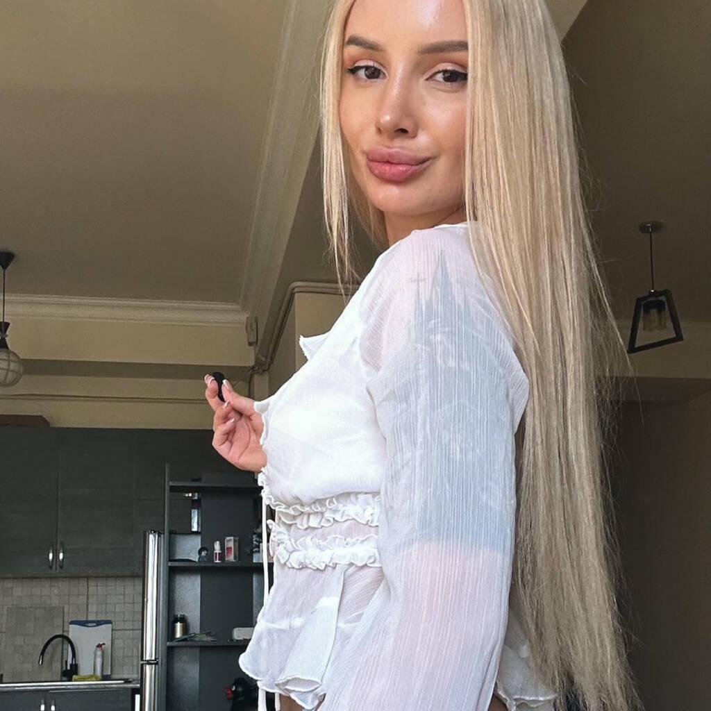 
                        maya
                     is Female Escorts. | Comox Balley | British Columbia | Canada | canadapleasure.com 