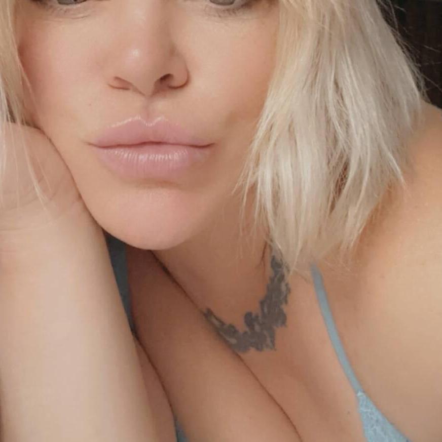 
                        Brianna
                     is Female Escorts. | Calgary | Alberta | Canada | canadapleasure.com 