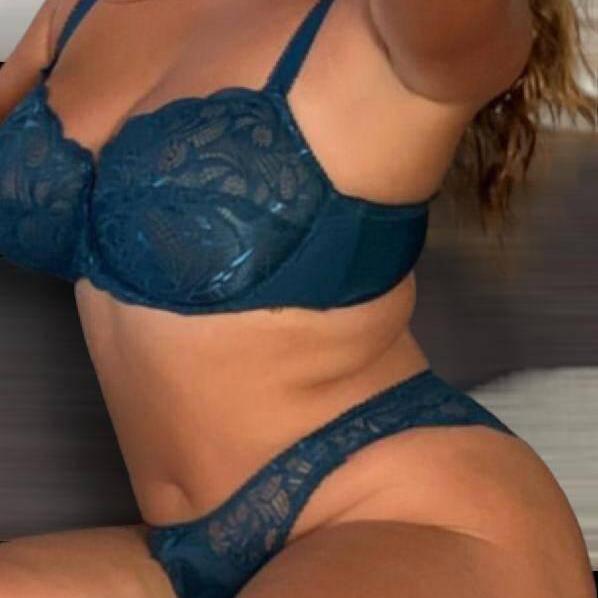 
                        Melissa
                     is Female Escorts. | Calgary | Alberta | Canada | canadapleasure.com 