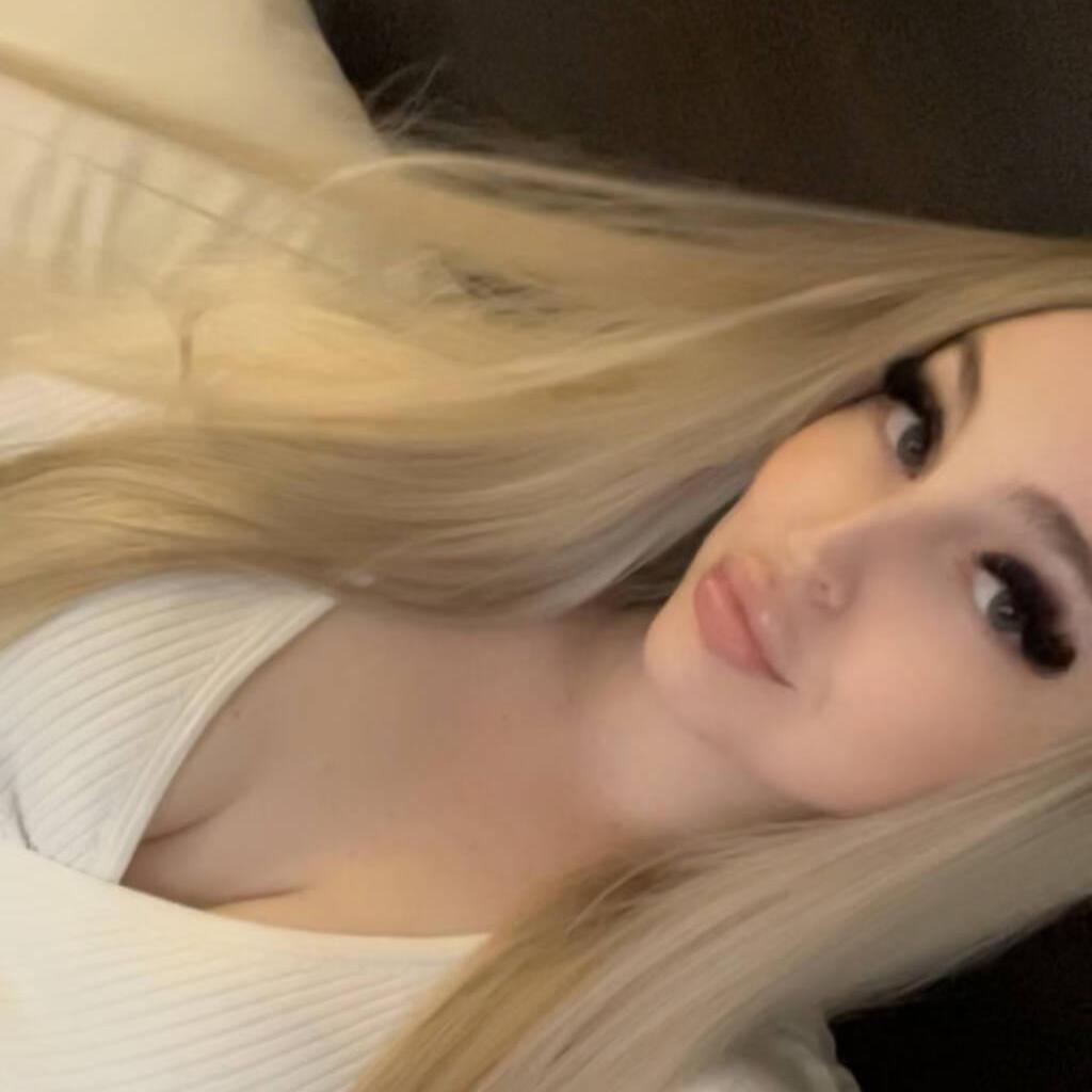 
                        Bella
                     is Female Escorts. | Ft Mcmurray | Alberta | Canada | canadapleasure.com 