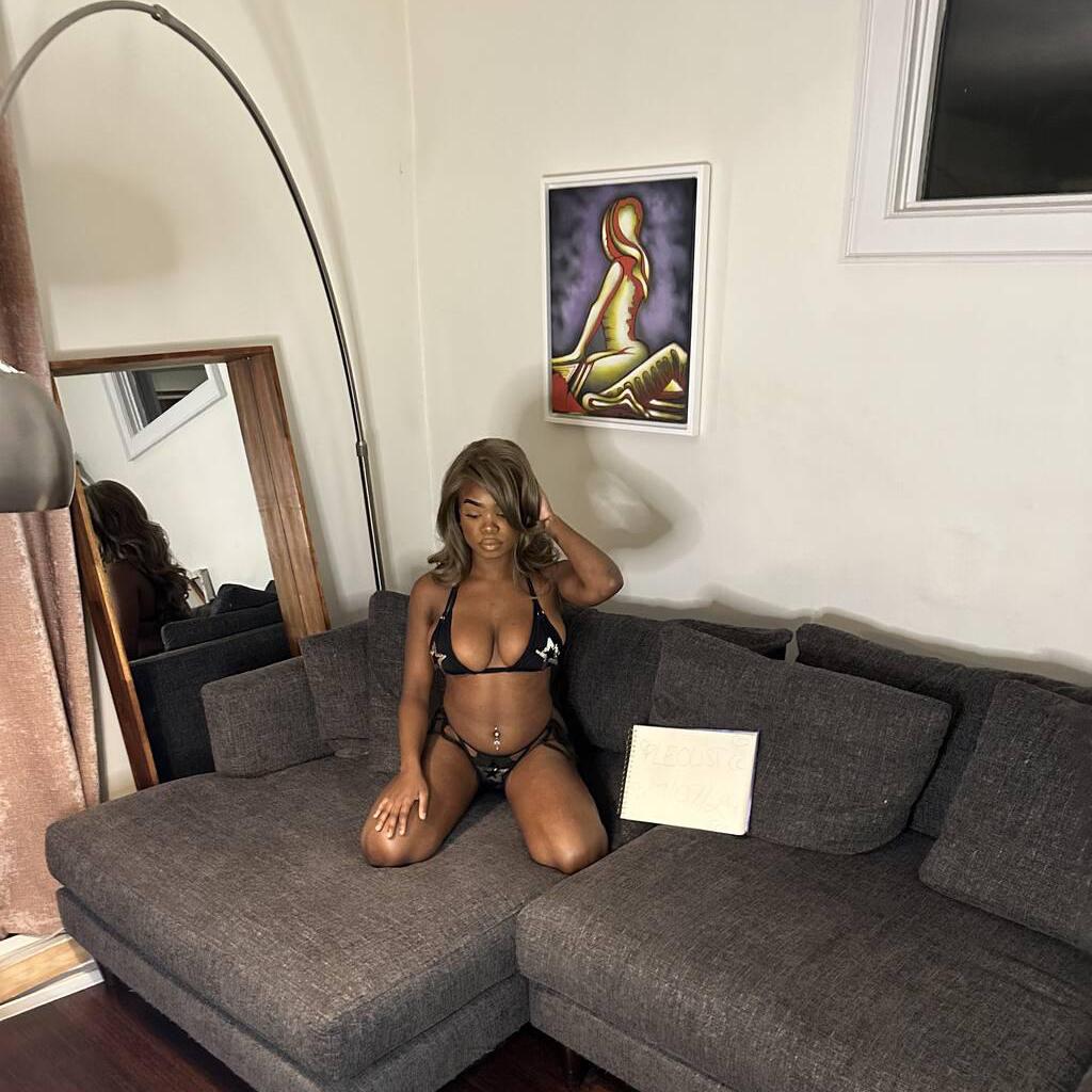 
                        Ariel
                     is Female Escorts. | Hamilton | Ontario | Canada | canadapleasure.com 