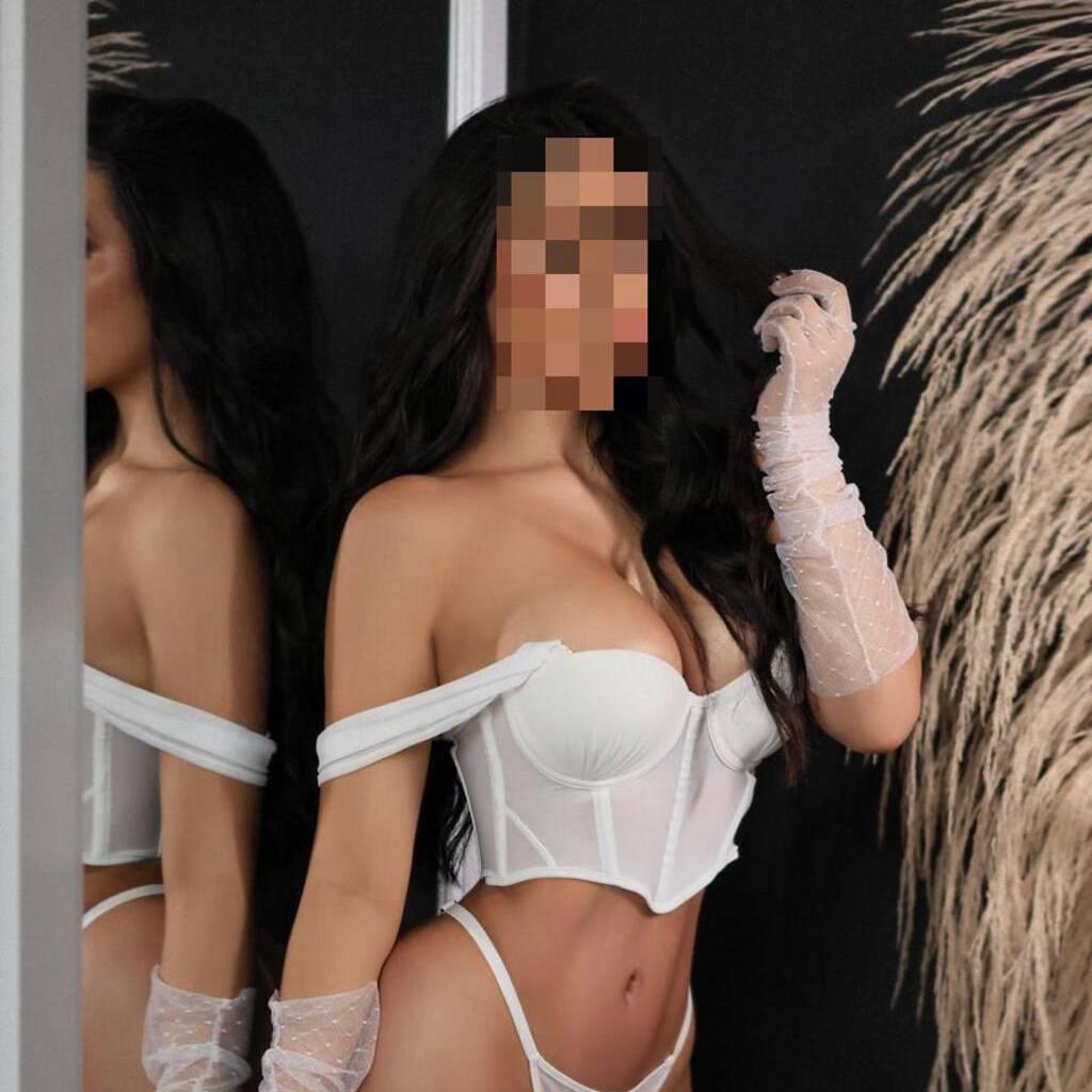 
                        lena
                     is Female Escorts. | Vancouver | British Columbia | Canada | canadapleasure.com 