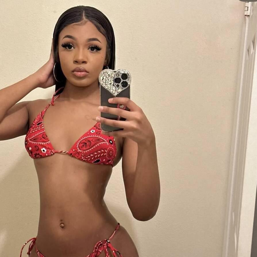 
                        Mia
                     is Female Escorts. | Calgary | Alberta | Canada | canadapleasure.com 