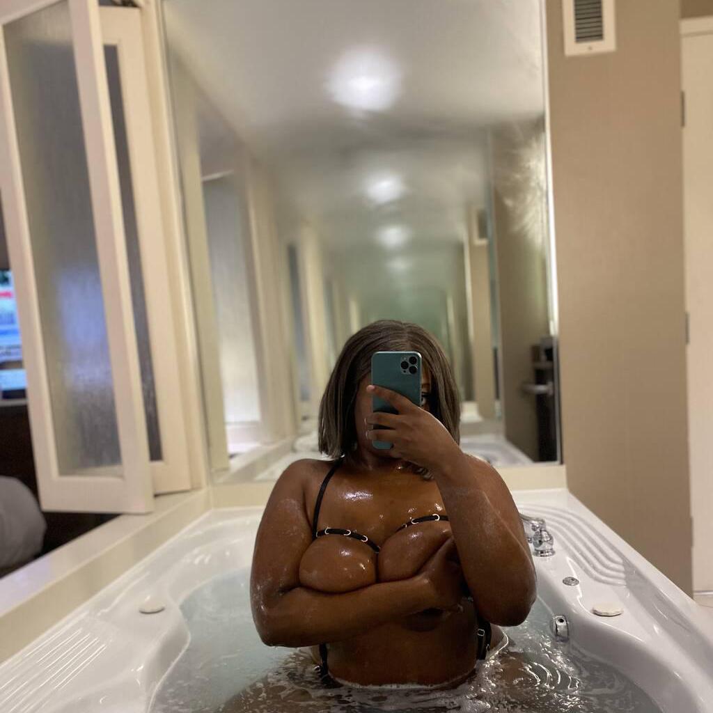 
                        MYA KNOXX
                     is Female Escorts. | Toronto | Ontario | Canada | canadapleasure.com 