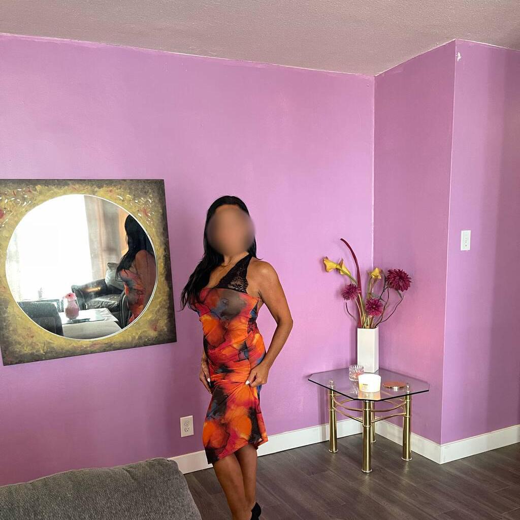 
                        Charlie
                     is Female Escorts. | Quebec City | Quebec | Canada | canadapleasure.com 