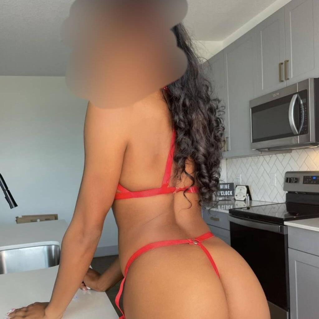 
                        Lennox
                     is Female Escorts. | Fredericton | New Brunswick | Canada | canadapleasure.com 