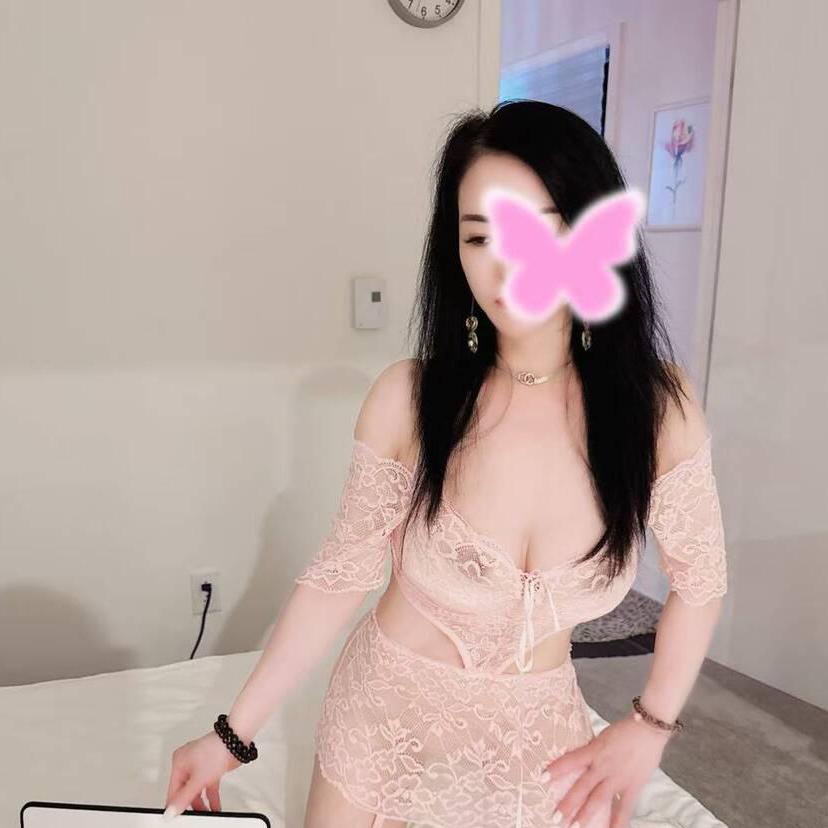 
                        Kiki
                     is Female Escorts. | Quebec City | Quebec | Canada | canadapleasure.com 