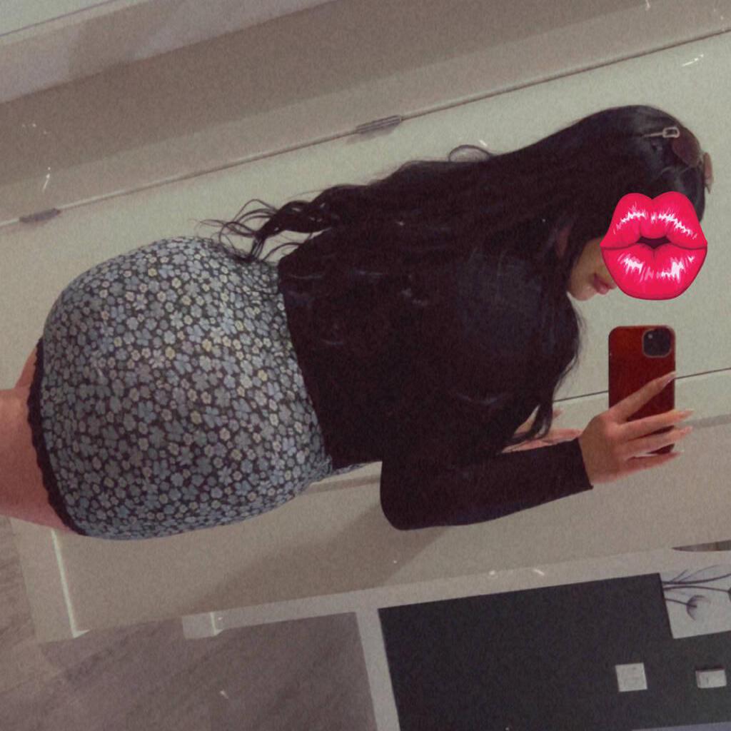 
                        Scarlett
                     is Female Escorts. | Calgary | Alberta | Canada | canadapleasure.com 