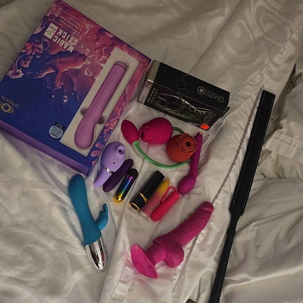 
                        Willow
                     is Female Escorts. | windsor | Ontario | Canada | canadapleasure.com 