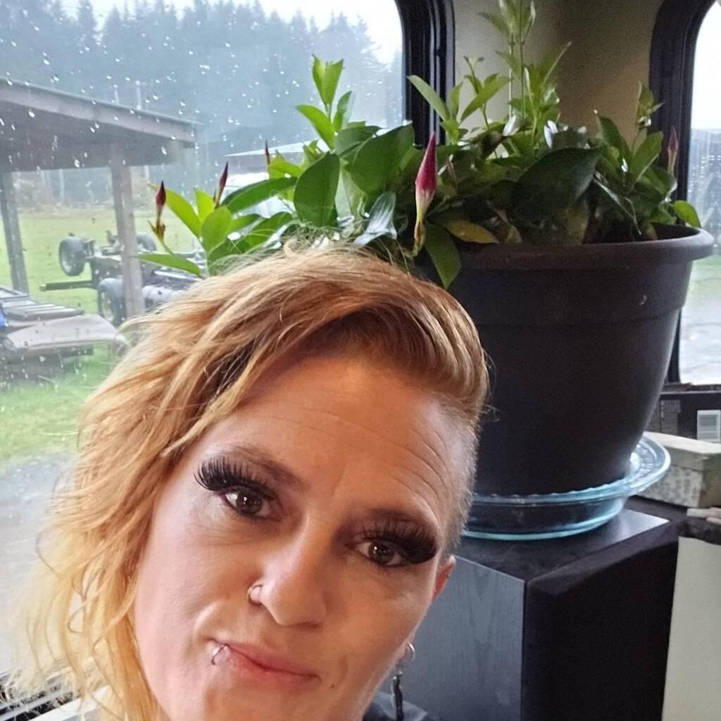 
                        Wendy and Lucky
                     is Female Escorts. | Nanaimo | British Columbia | Canada | canadapleasure.com 