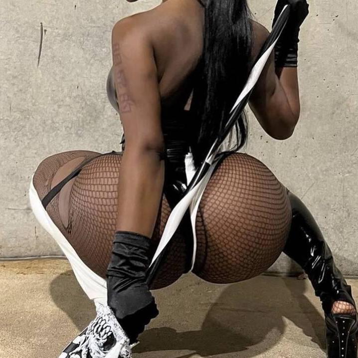 
                        skye
                     is Female Escorts. | Quebec City | Quebec | Canada | canadapleasure.com 