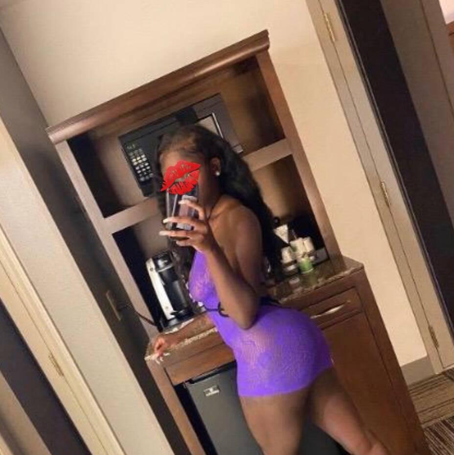 
                        Crystaal
                     is Female Escorts. | Hamilton | Ontario | Canada | canadapleasure.com 