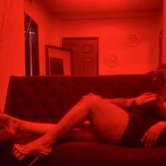 
                        Issa
                     is Female Escorts. | Niagara | Ontario | Canada | canadapleasure.com 