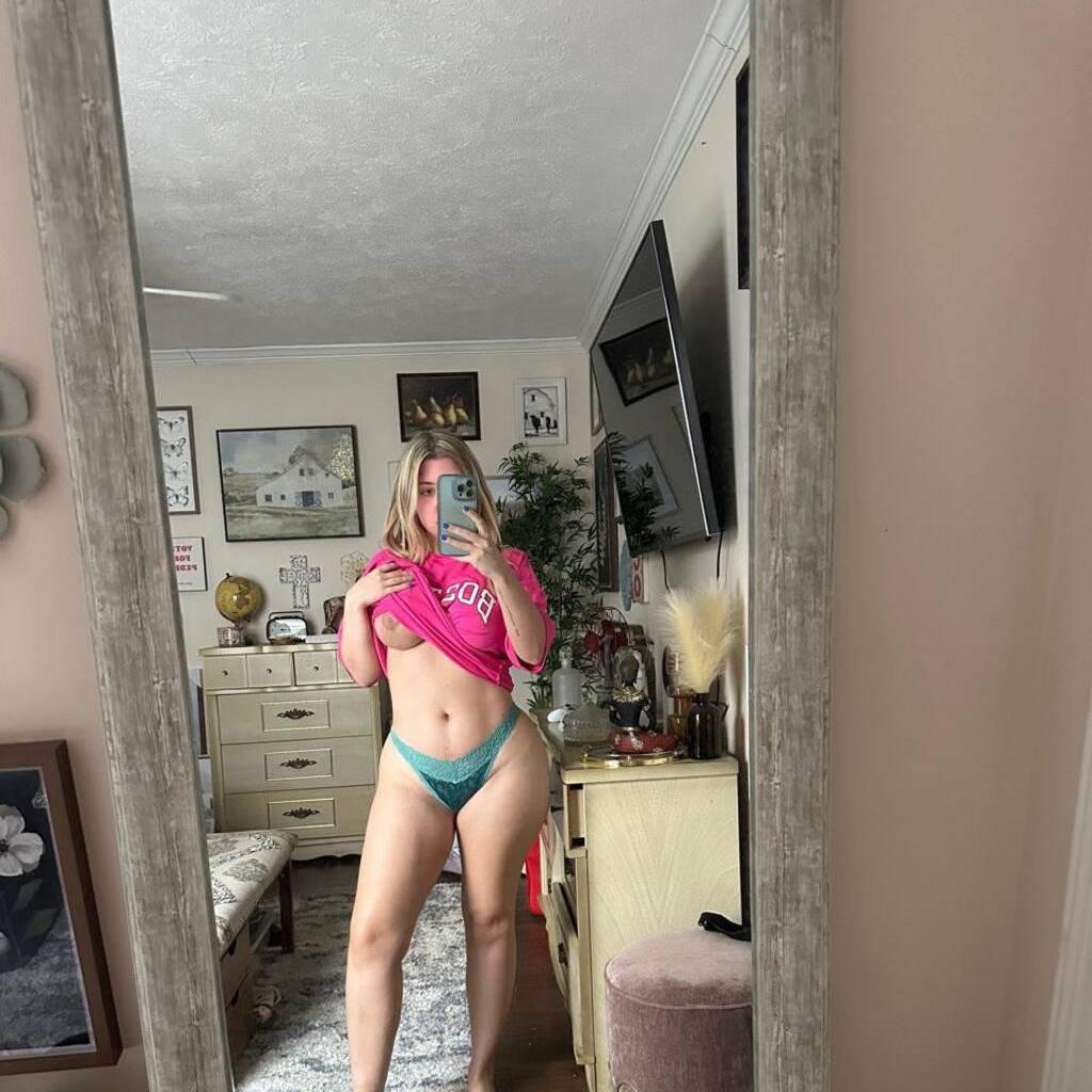 
                        Bianca
                     is Female Escorts. | Skeena | British Columbia | Canada | canadapleasure.com 