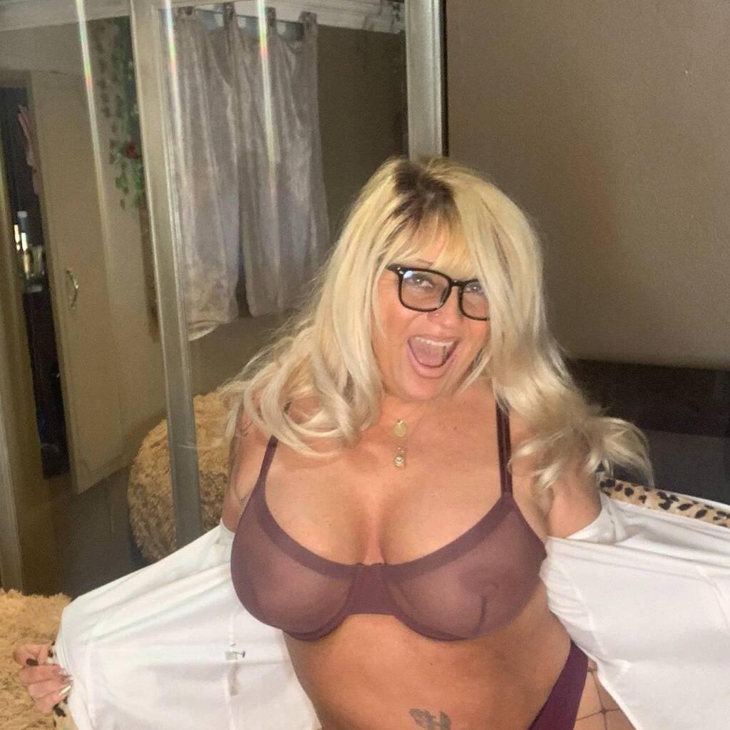 
                        Camila
                     is Female Escorts. | Trois Rivieres | Quebec | Canada | canadapleasure.com 