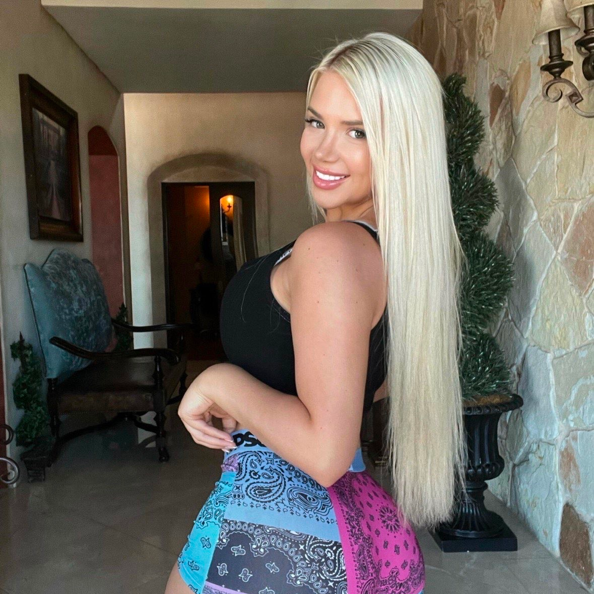 Carol is Female Escorts. | Bradford | Ontario | Canada | canadapleasure.com 